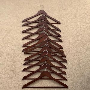 Wooden clothes hangers (12 pack)